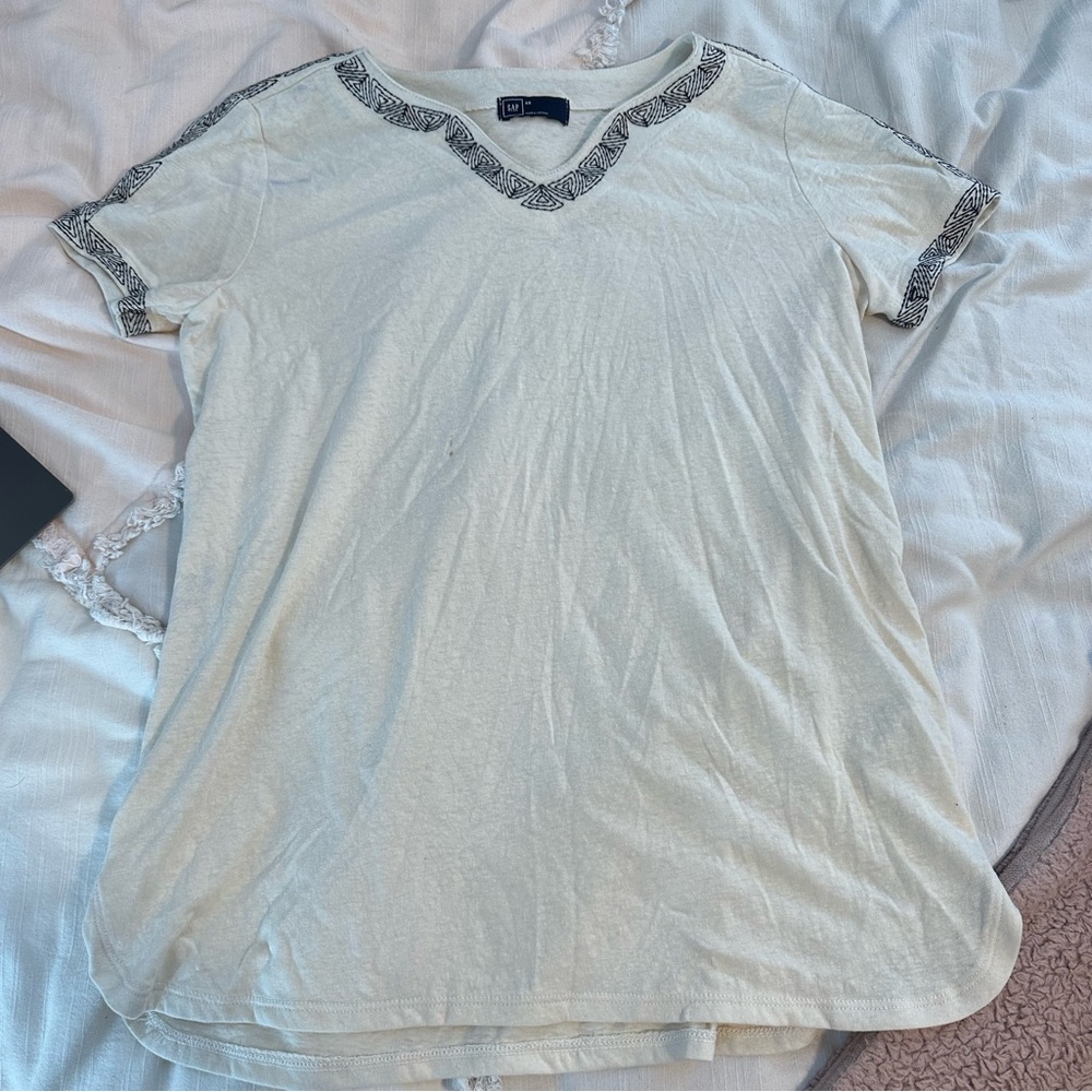 Gap T shirt